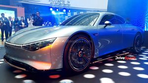 Mercedes Benz EQXX: ये इलेक्ट्रिक कार है सबका बाप! रेंज जानकर चकरा जाएगा सर, भारत में हुई पेश