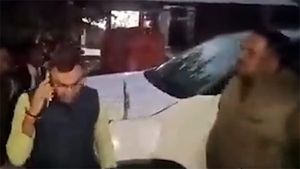 इमानदारी से काम करने पर भाजपा विधायक ने लगाई ट्रैफिक पुलिस की क्लास, लाइन हाजिर करने की दी धमकी