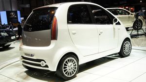 Tata Nano EV: टाटा मोटर्स जल्द लाॅन्च कर सकती है नैनो ईवी, जानें लाॅन्चिंग को लेकर क्या है कंपनी का प्लान