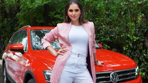 टेनिस स्टार सानिया मिर्जा को है लग्जरी कारों का शौक, करोड़ों का है नेट वर्थ… विदेश में प्राॅपर्टी, जानें