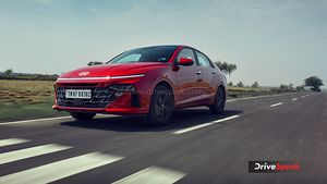 2023 हुंडई वरना रिव्यू - सेडान सेगमेंट में नई क्रांति?