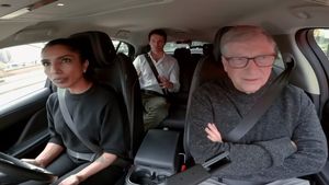 बिल गेट्स ने की सेल्फ-ड्राइविंग कार की सवारी, कहा यह अविश्वनीय अनुभव