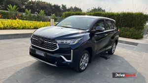 टोयोटा इनोवा हाईक्रॉस खरीदने के लिए आपको करना पड़ेगा 2 साल का इंतजार, जानें क्या है कारण