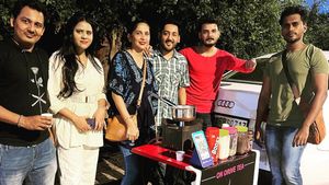 मुंबई में इस लड़के ने ऑडी की कार से चाय बेचना किया शुरू, वीडियो हो रहा जमकर वायरल