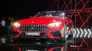 मर्सिडीज-एएमजी एसएल55 रोडस्टर भारत में 2.35 करोड़ में हुई लॉन्च, सिर्फ 15 सेकंड में खुल जाती है इसकी छत