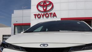 10 मिनट चार्ज पर मिलेगी 1200 किलोमीटर की रेंज, Toyota लाने जा रही है ये खास तकनीक की बैटरी!  