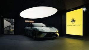 Lotus Cars: ब्रिटिश स्पोर्ट्स कार कंपनी Lotus की इस दिन होगी भारत में एंट्री, उतारेगी ये नई धांसू कारें