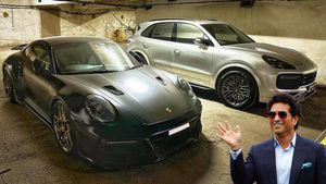 Sachin Tendulkar के अंडरग्राउंड पार्किंग में खड़ी हैं 2 शानदार लग्जरी कारें, कीमत जानकार हैरान रह जाएंगे आप! 