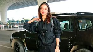 Animal फिल्म की चर्चित एक्ट्रेस तृप्ति डिमरी करती हैं इस धांसू SUV की सवारी, जानें क्या है खासियत