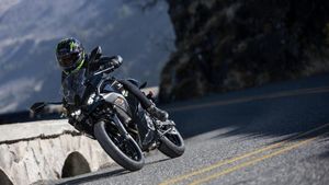 Kawasaki ने लॉन्च की जबरदस्त स्पोर्ट्स बाइक, जानें कीमत और फीचर्स