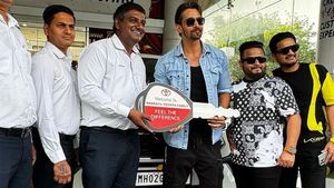 'Sanam Teri Kasam' फेम एक्टर Harshvardhan Rane ने खरीदी Toyota Innova Hycross, जानें कितनी है कीमत?