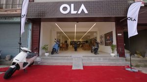 Ola Electric की बादशाहत कायम! मार्च में बिके 53,000 से ज्यादा इलेक्ट्रिक स्कूटर्स, जानें डिटेल्स
