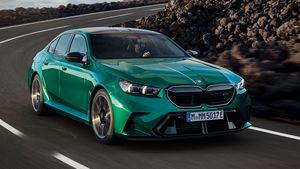 BMW M5 का नया अवतार: लक्जरी, पावर और इलेक्ट्रिक रेंज का बेजोड़ संगम! जानें कीमत, माइलेज और फीचर्स