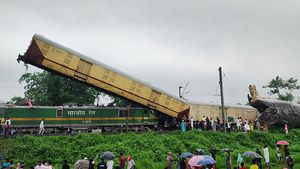 Kanchanjunga Express Accident: सुबह से खराब था सिग्नल, फिर भी ड्राइवर ने की ये बड़ी गलती! जांच में बड़ा खुलासा