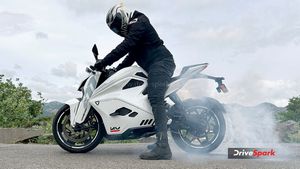 Ultraviolette F77 Mach 2 Review: 323 KM की रेंज..एडवांस AI फीचर्स, जानिए चलाने में कैसी है ये इलेक्ट्रिक बाइक