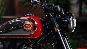 Independence Day: 15 अगस्त को आ रही नई BSA Gold Star 650! क्लासिक लुक और पावरफुल इंजन, जानें कितनी होगी कीमत