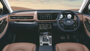 Hyundai Alcazar : 70 से ज्यादा सेफ्टी फीचर्स..बोल्ड लुक! जानिए 1 लीटर में कितने किलोमीटर चलेगी ये MPV