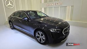 बिना फ्यूल 100 KM दौड़ेगी Mercedes की ये Luxury Sedan! इंडियन मार्केट में मारी एंट्री, कीमत जान लीजिए..