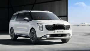 नई Kia Carnival ने लॉन्च से पहले ही मचाई धूम, 24 घंटे में कंपनी की हो गई बल्ले-बल्ले, पढ़ें फीचर्स