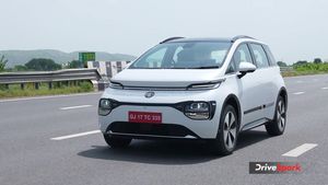 MG Windsor EV Review: सच में बिजनेस क्लास वाला कम्फर्ट या केवल बातें? जानिए एमजी के दावे में कितनी सच्चाई 