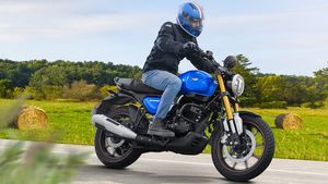 सस्ती हो गई युवाओं की फेवरेट TVS बाइक, अब मात्र इतने रुपये में लाएं घर; 225cc का पावरफुल इंजन और धांसू फीचर्स 