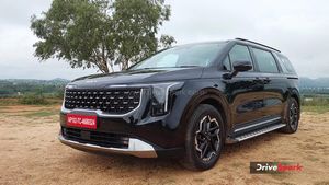 2024 Kia Carnival को क्या आम लोग खरीद सकते हैं? कितनी सैलरी चाहिए? जानें On-Road Price, डाउन पेमेंट और EMI