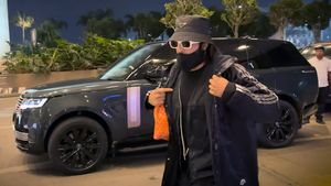 Ranveer Singh ने खरीदी 5 करोड़ से ज्यादा की नई Range Rover SV LWB, जानें क्या है इतनी महंगी कार की खासियत