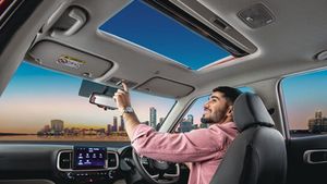 सनरूफ, एयर प्यूरिफायर और एंबिएंट लाइटिंग, फुल पैसा वसूल है ये एसयूवी; कीमत मात्र 8 लाख से शुरू