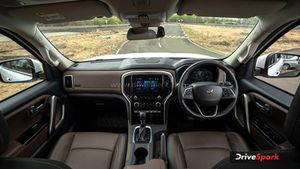 लुक, पावर और फीचर्स का दमदार कॉम्बिनेशन है Mahindra की ये SUV, गांव हो शहर हर जगह जलवा 