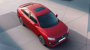 इस कार ने चमकाई Maruti Suzuki की किस्मत! खरीदने के लिए टूट पड़े ग्राहक, मात्र 6.79 लाख है शुरुआती कीमत