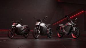 सिंगल चार्ज में 200km की रेंज, कीमत 74,999 रुपये...Ola Electric Bike में मिलते हैं ये शानदार फीचर्स