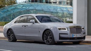 क्या लोन पर खरीद सकते हैं Rolls-Royce? जानिए डाउन पेमेंट से लेकर EMI तक का पूरा प्रोसेस