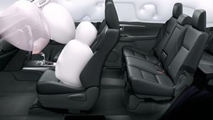 Toyota की कारों का भारतीय बाजार में बंपर डिमांड, Urban Cruiser Hyryder और Innova Hycross का रहा बोलबाला!