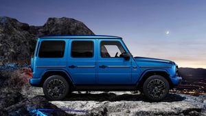 473 Km रेंज, 4 मोटर और 32 मिनट में फुल चार्ज; असली वाले अमीर ही अफोर्ड कर पाएंगे ये SUV! इतने में हुई लॉन्च