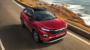 28 KM का माइलेज, 6 एयरबैग और 360 डिग्री कैमरा जैसे फीचर्स! Maruti Fronx को जबरदस्त टक्कर देती है ये SUV 