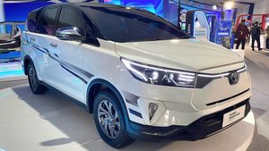 2025 Toyota Innova Electric की पहली झलक आई सामने, जानें इस 7-सीटर कार की खासियत