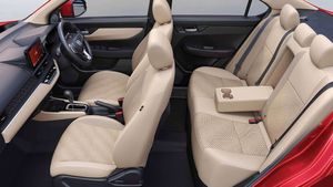 19.46 KMPL माइलेज, 6 एयरबैग और ADAS! नई Honda Amaze खरीदने के लिए कितनी होनी चाहिए सैलरी, समझिए Finance Plan 