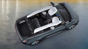 6 एयरबैग, 360 डिग्री कैमरा और एंबिएंट लाइटिंग! 300Km से ज्यादा रेंज देंगी ये सस्ती EV; कीमत 9.99 लाख से शुरू