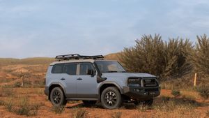 लैपटॉप जैसा बड़ा स्क्रीन, सनरूफ और हाइब्रिड इंजन! Toyota लाने जा रही है Fortuner से भी दमदार कार