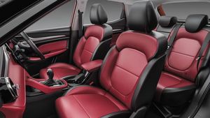 15 km माइलेज, पैनोरमिक सनरूफ और ADAS! मार्केट में धूम मचाने आ गई ये सस्ती SUV; कीमत मात्र 9.99 लाख से शुरू