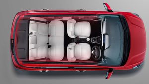 27Km माइलेज और 6 एयरबैग जैसे एडवांस फीचर्स; इस कार को खूब पसंद करते है लोग, कीमत मात्र 5.92 लाख से शुरू