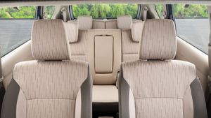 कितनी सैलरी वाले लोग खरीदें 7-सीटर Toyota Rumion, आसानी से समझें On-Road Price और EMI का पूरा हिसाब