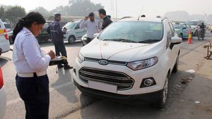 कहीं आपकी गाड़ी का भी तो नहीं कट गया Traffic Challan! अब मिनटों में चल जाएगा पता; बस करना होगा ये काम