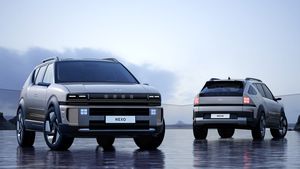 700 Km रेंज, 9 एयरबैग और मॉडर्न फीचर्स; मार्केट में आ गई धमाकेदार फ्यूल सेल EV! अब Hybrid Cars का क्या होगा