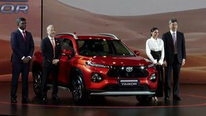 35 Km माइलेज, हाइब्रिड इंजन और सनरूफ! मार्केट में एंट्री को तैयार हैं ये SUV, शुरुआती कीमत 10 लाख से कम