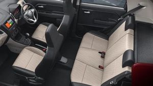 34Km माइलेज और कीमत 5.65 लाख से शुरू; इस सस्ती कार पर टूट पड़े लोग, किफायती प्राइस में ऑफर करती है कई फीचर्स