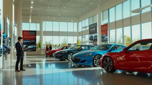 Car Buying Tips: नई गाड़ी खरीदते समय बचाने हैं पैसे, तो फॉलो करें ये टिप्स; सस्ते दामों हो जाएगा काम 