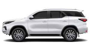 50 हजार सैलरी वाले खरीद सकते हैं Toyota Fortuner? मिनटों में समझिए On Road Price और EMI का हिसाब-किताब