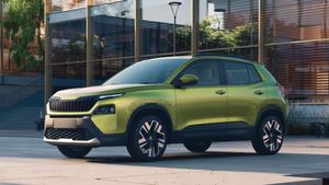 19 Km माइलेज, वेंटिलेटेड सीट और 6 एयरबैग! इस Premium SUV को दनादन खरीद रहे लोग; कीमत मात्र 7.89 लाख से शुरू