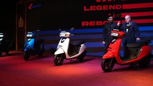 Kinetic DX: पासवर्ड अनलॉक से लेकर स्पीकर तक, इलेक्ट्रिक स्कूटर को खास बनाते हैं ये 5 फीचर्स